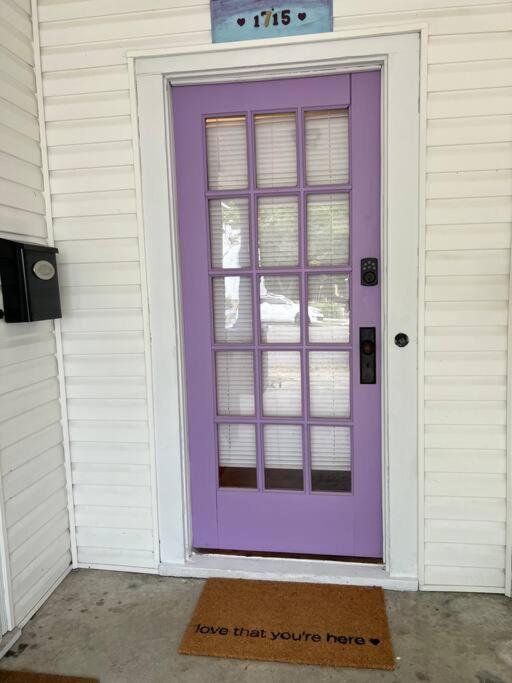 The Purple Door Apt In The Heart Of Radford City Kültér fotó